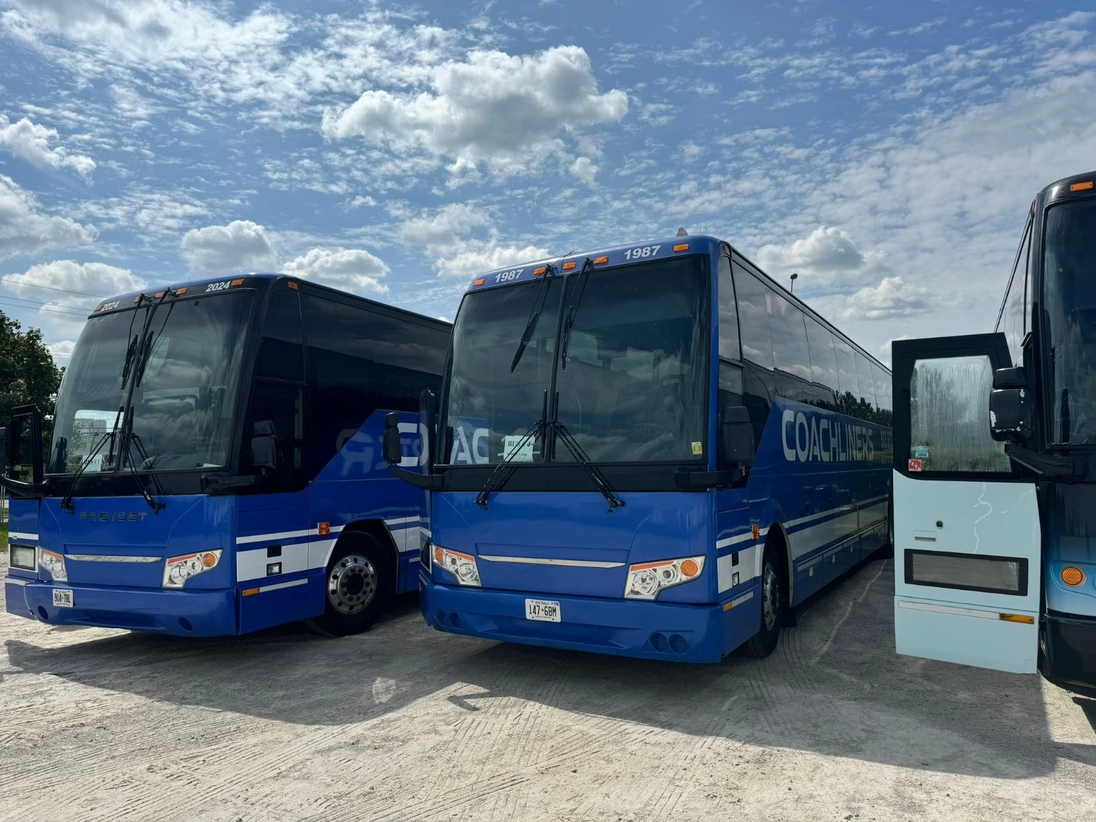 Coach Bus (55 seater) - Exterior
